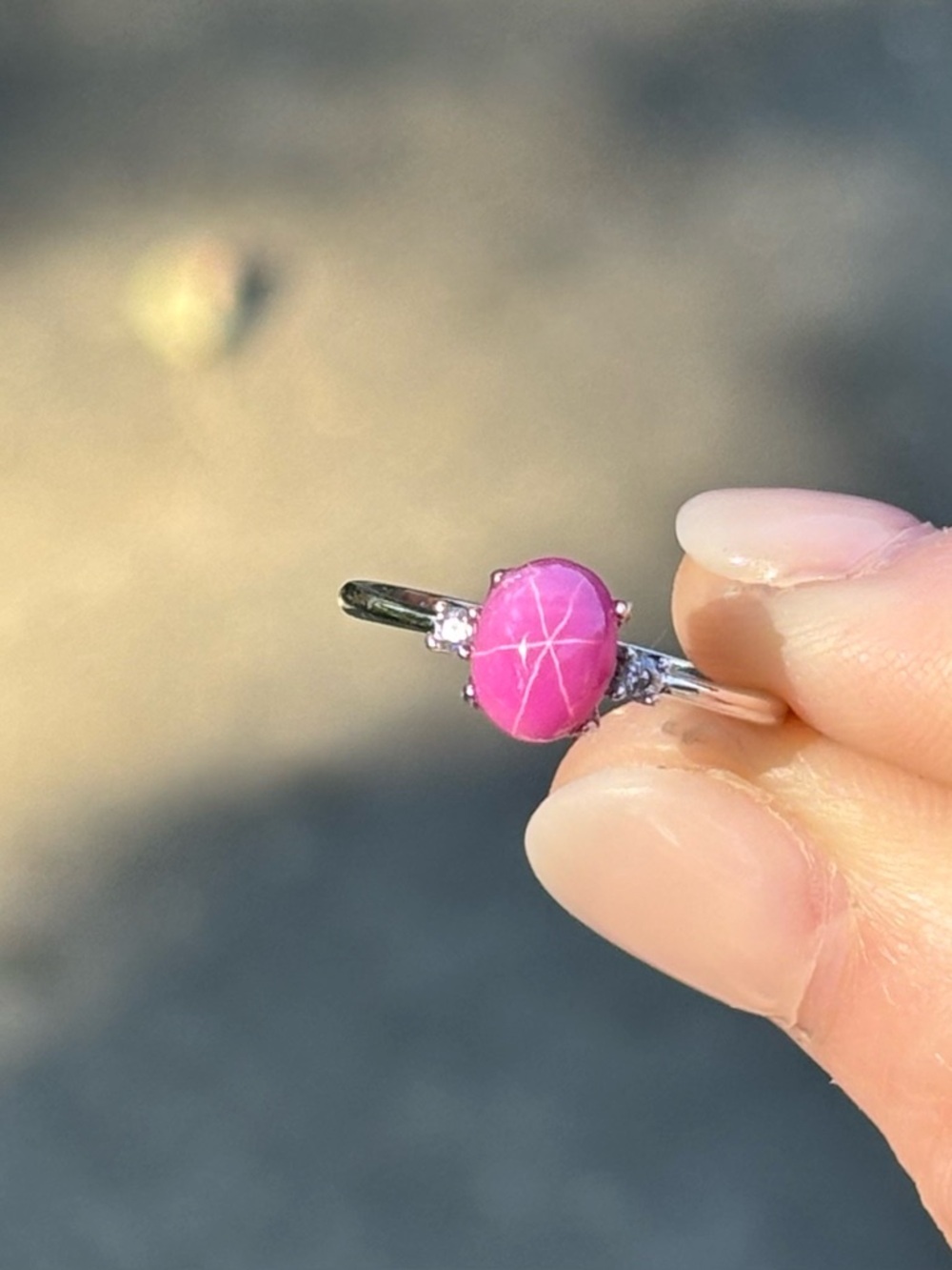 Stunning Linde Ruby Star Sapphire 8x6mm w/ zircon in 925 Sterling Silver Ring 8